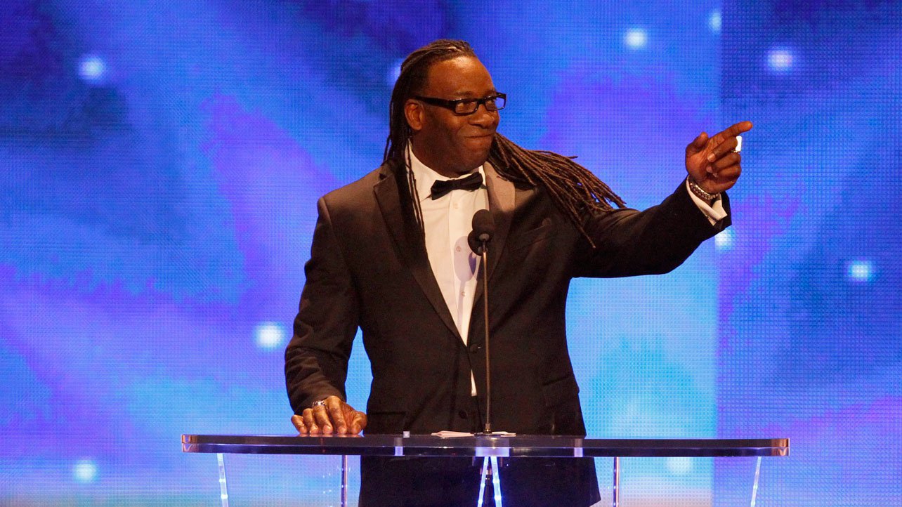 Booker T se junta à Mick Foley nas críticas à WWE
