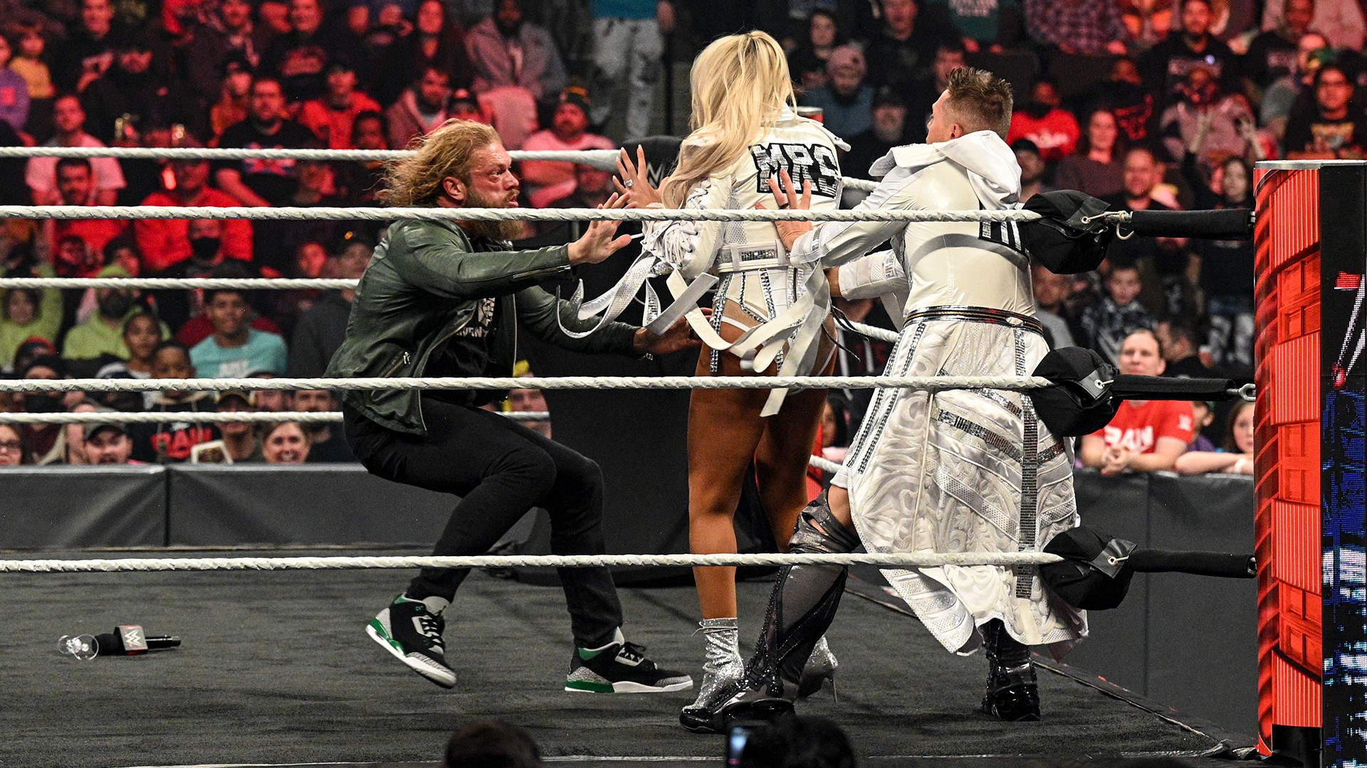 Faltam só dois RAW para o fim de 2021