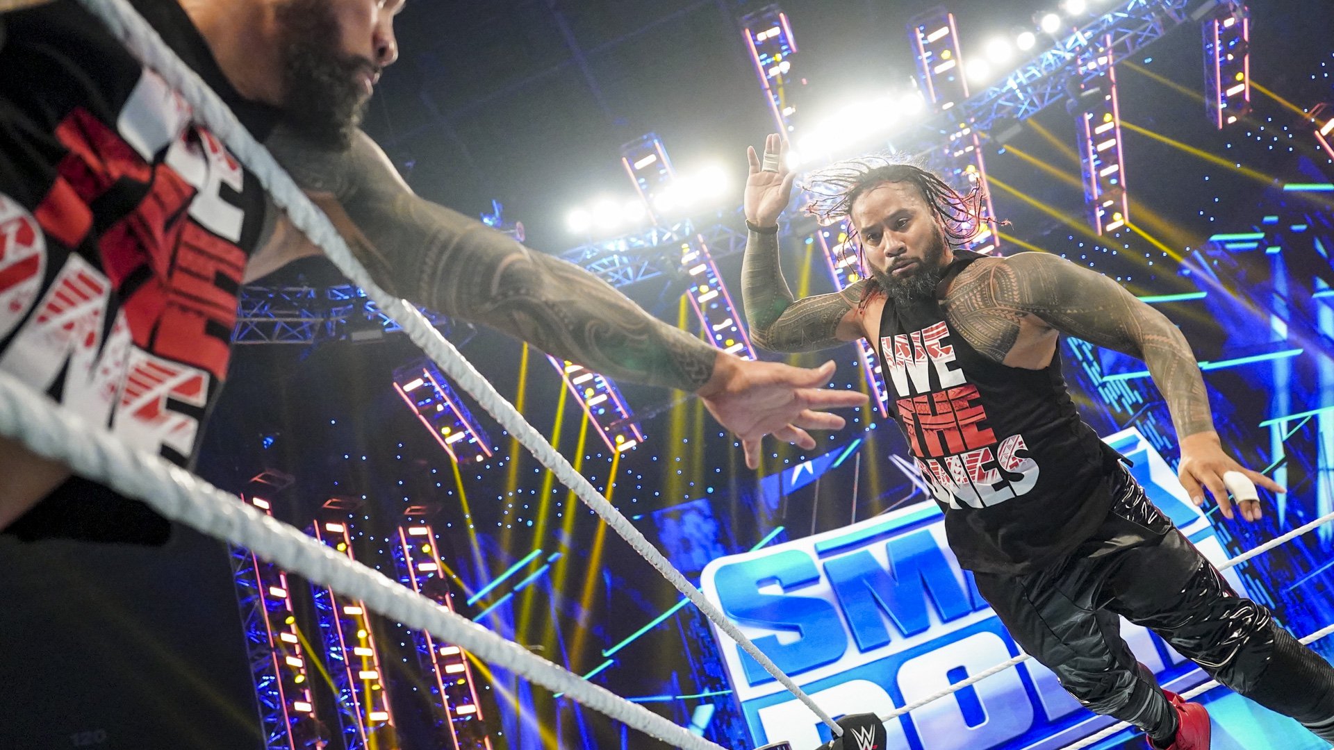 Saiba o motivo da WWE retirar os Usos do SmackDown