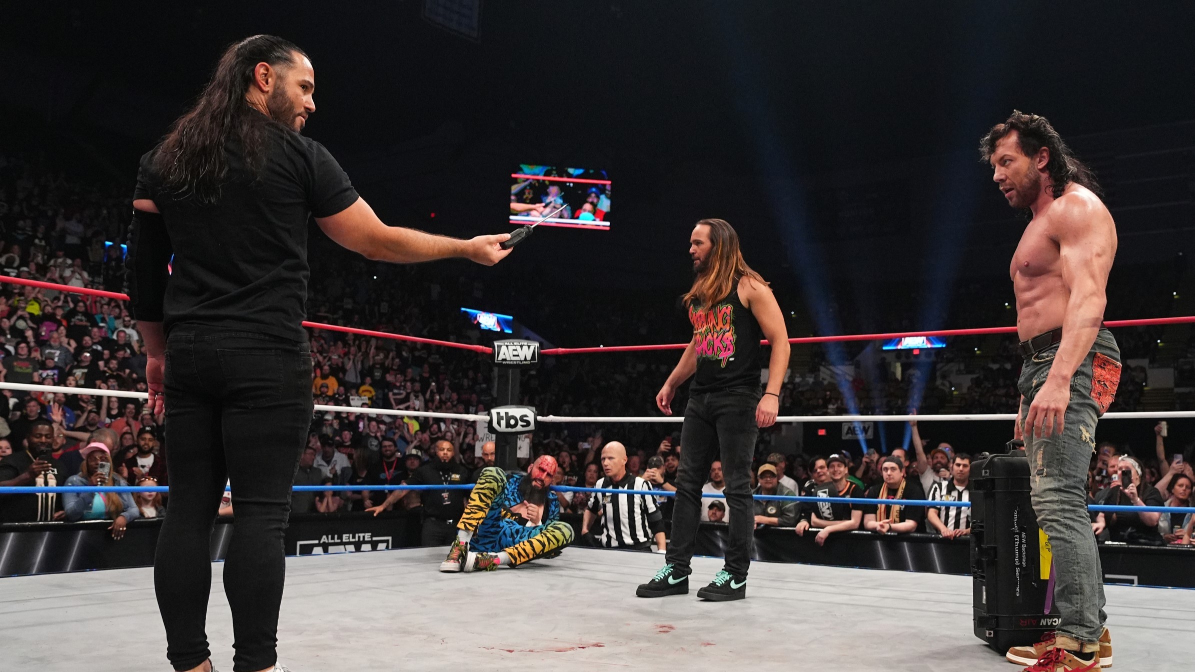 Kenny Omega e Young Bucks retornam no AEW Dynamite