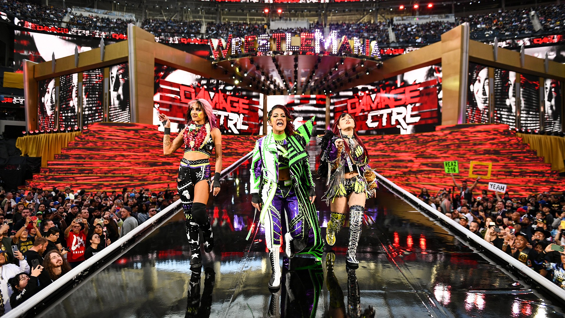Bayley retirada do WWE Raw pós WrestleMania 39 no último minuto