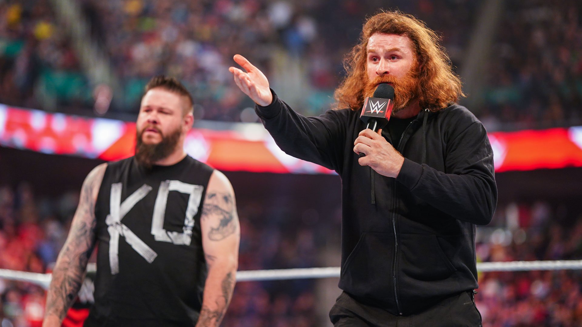Detalhes de bastidores sobre Sami Zayn lutando na Arábia Saudita