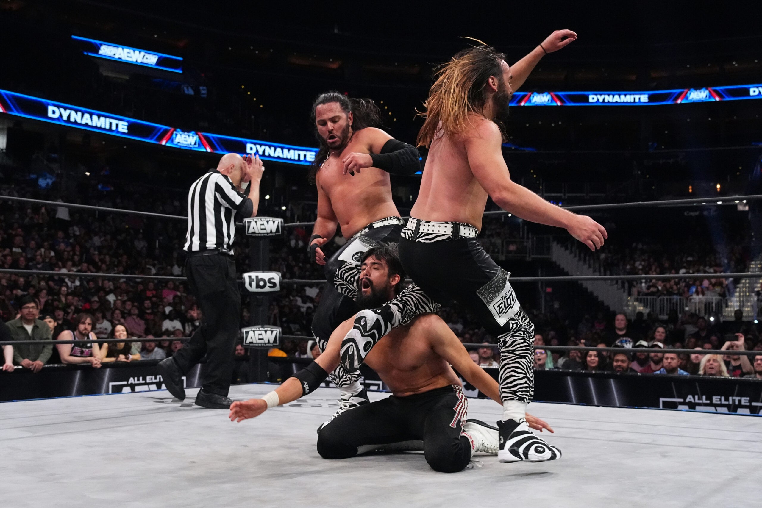 Young Bucks respondem à ataque de CM Punk