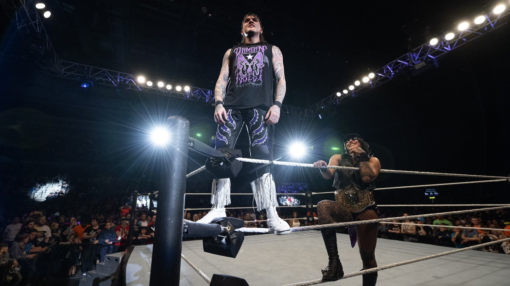 Dominik Mysterio chega a Londres maior que Cody Rhodes?