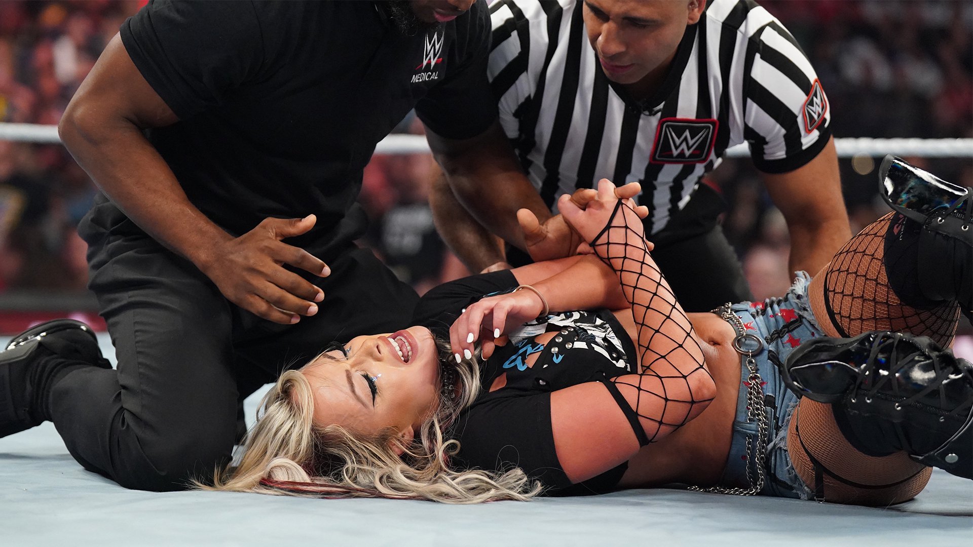Lesão de Liv Morgan pode forçar mudança importante na WWE