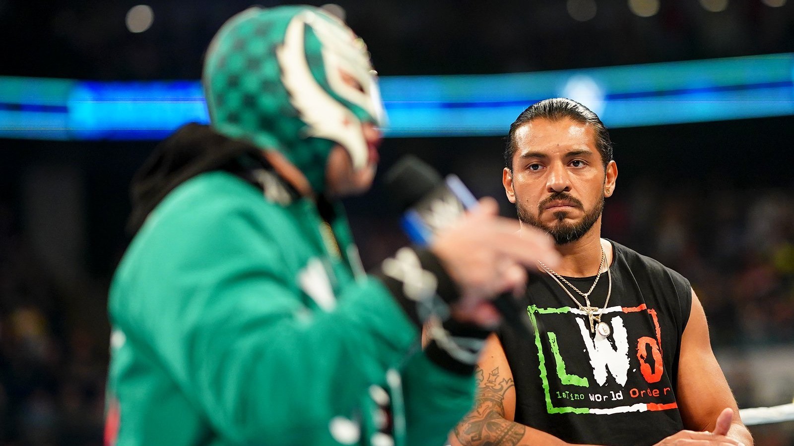 Santos Escobar vira heel no WWE SmackDown