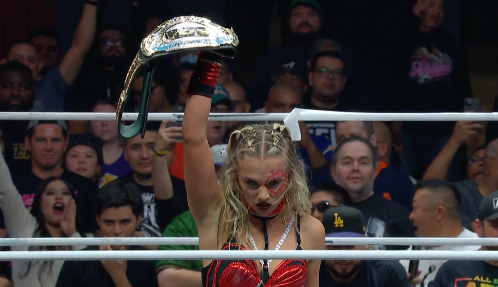 Julia Hart vence o AEW TBS Championship