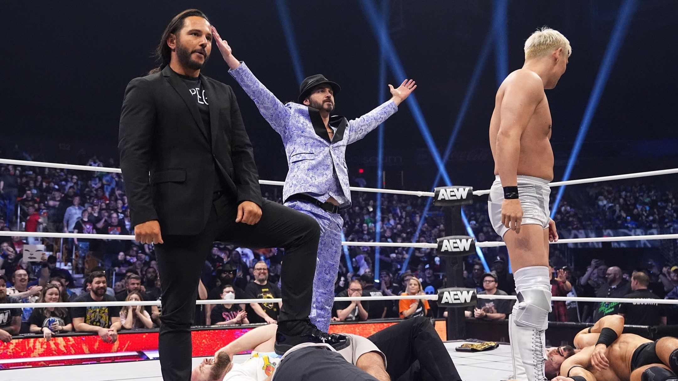 Tony Khan insistiu em falas de Young Bucks e Will Ospreay no AEW Dynamite