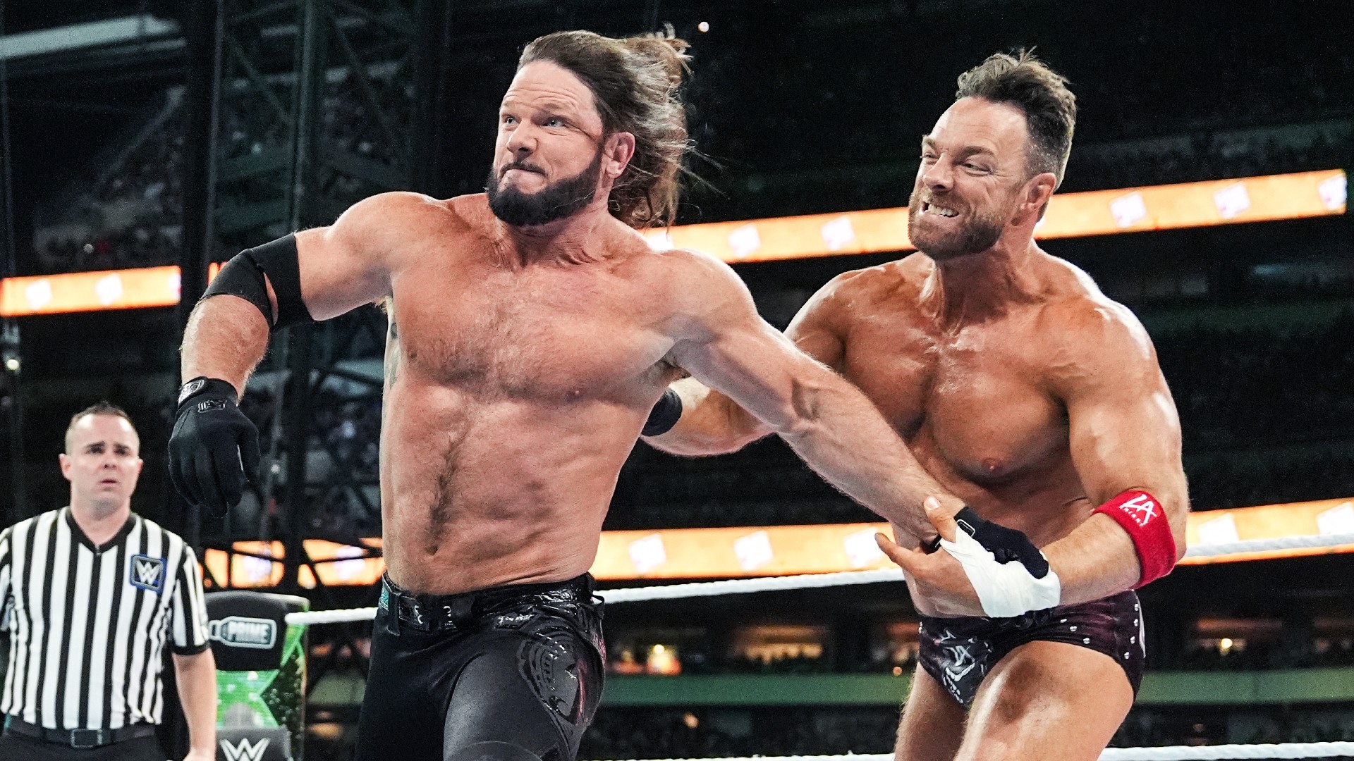 LA Knight e AJ Styles