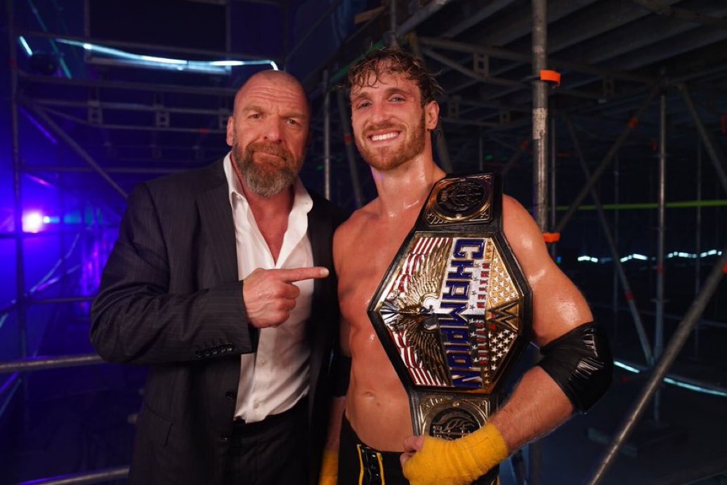 Triple H e Logan Paul