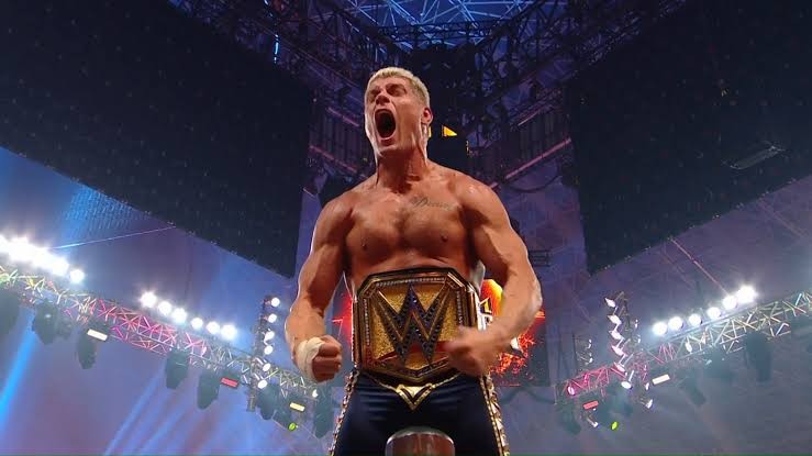 Cody Rhodes retém o título da WWE contra Logan Paul