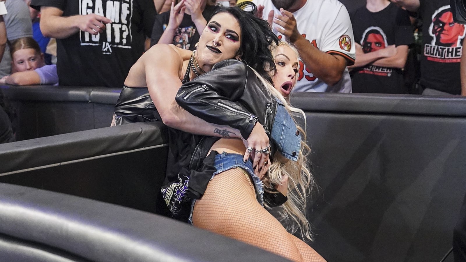 Rhea Ripley discute equilíbrio entre história da WWE e relacionamentos reais