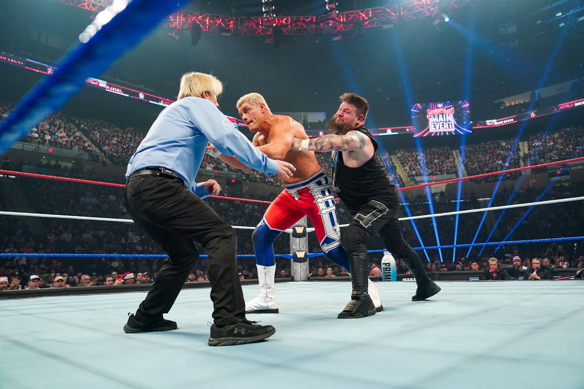 Kevin Owens e Cody Rhodes no Saturday Night’s Main Event