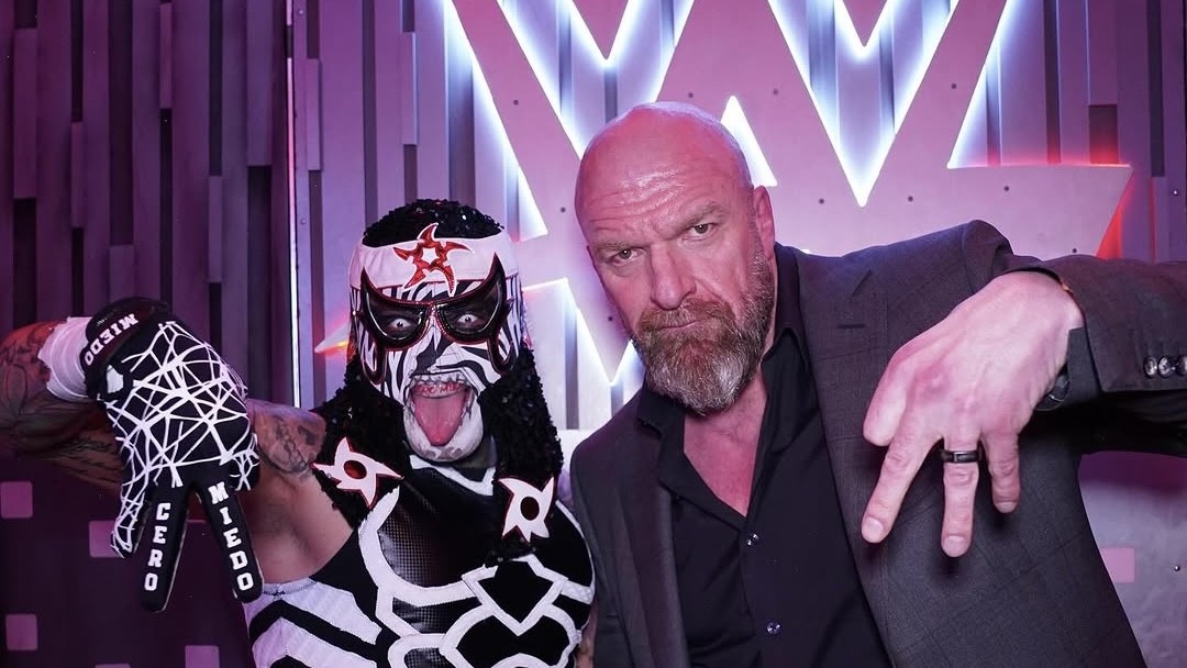 Penta e Triple H nos bastidores do WWE Raw