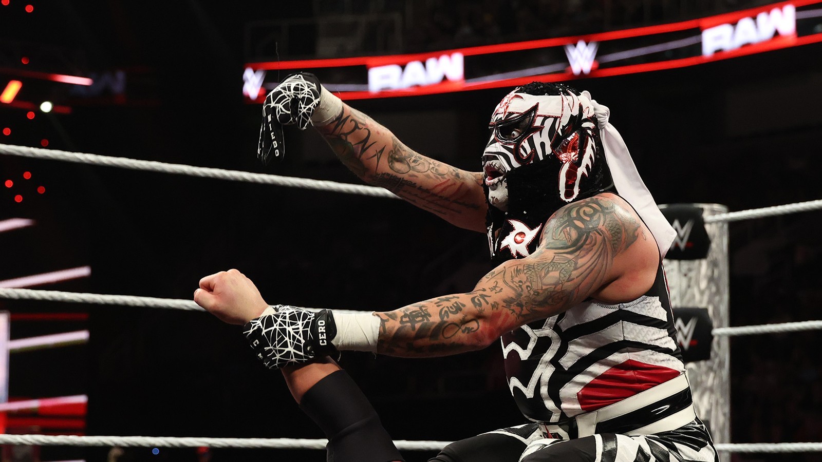 Penta estreou na WWE
