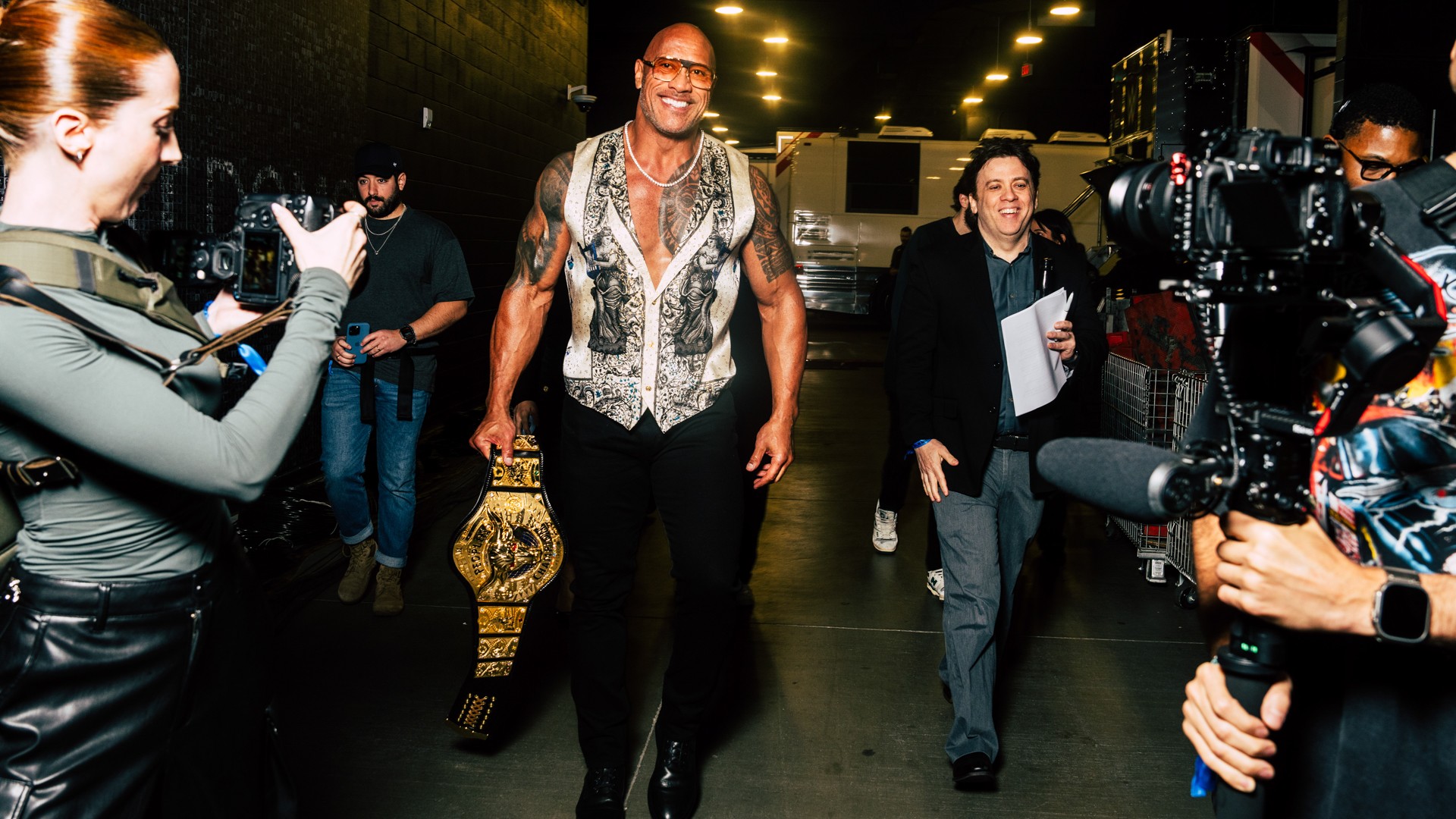 The Rock nos bastidores do WWE Raw na Netflix
