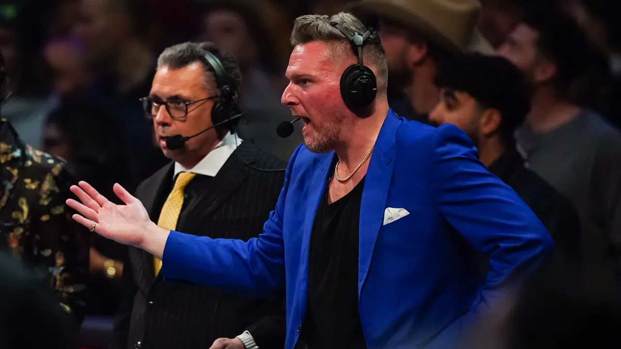 Michael Cole e Pat McAfee