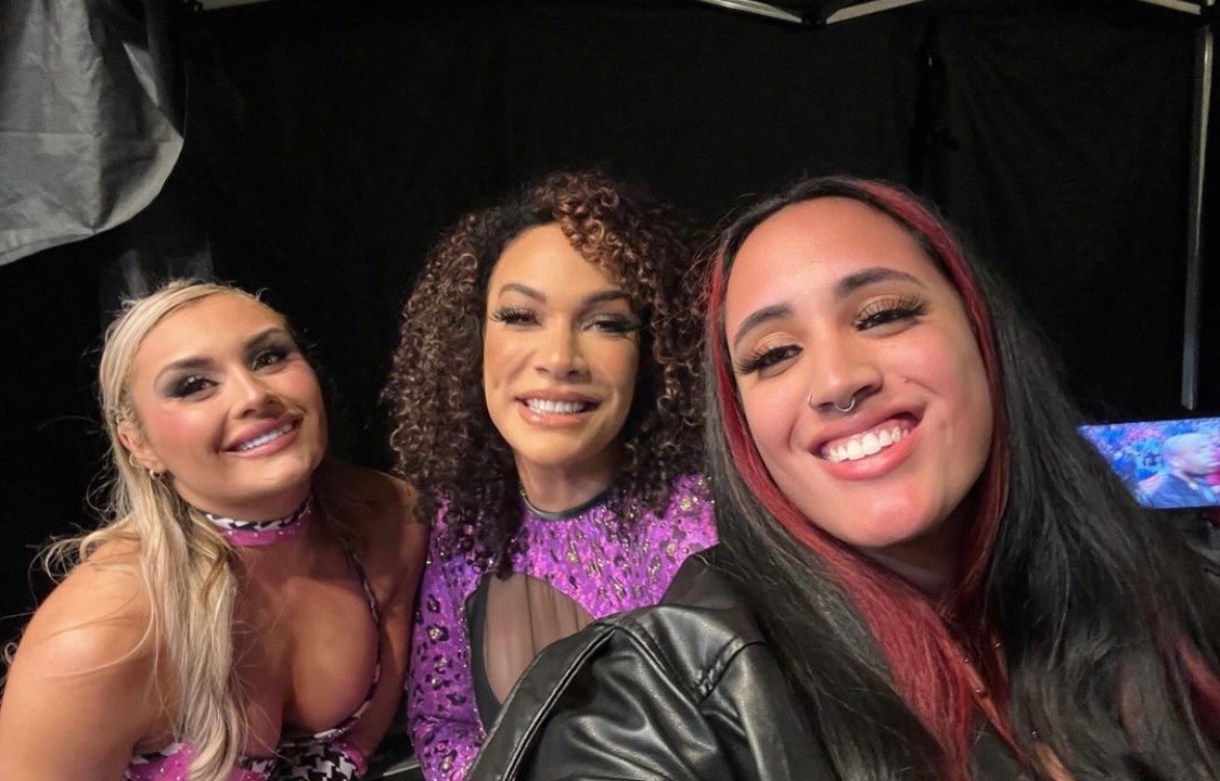 Tiffany Stratton, Nia Jax e Ava