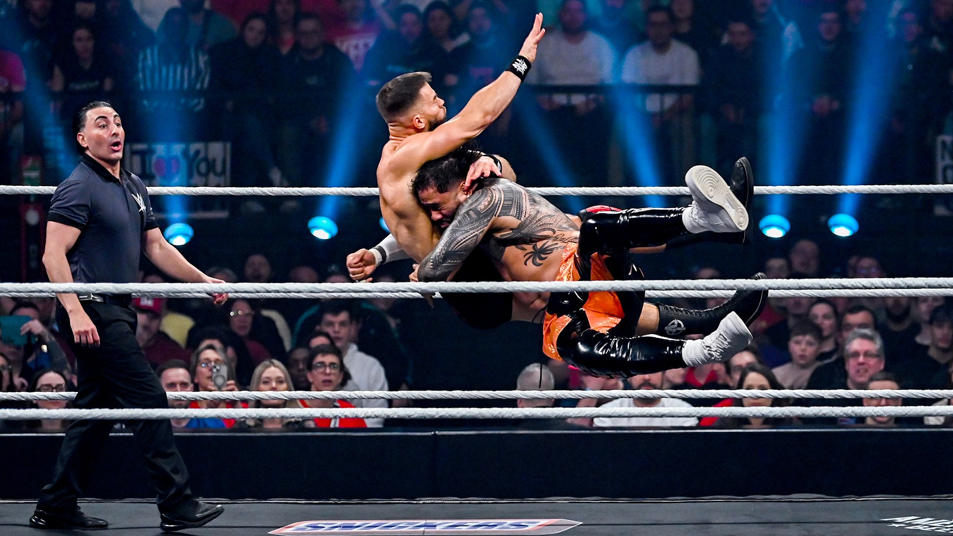 Jey Uso e Austin Theory no WWE Raw