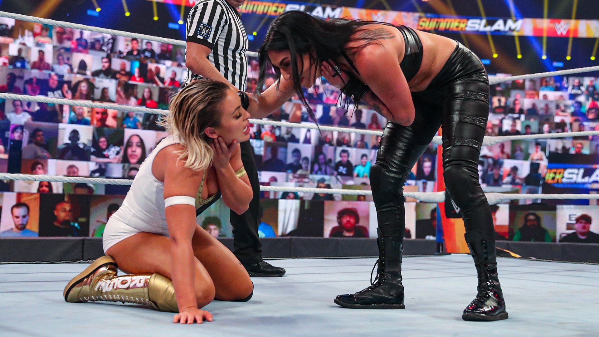 Sonya Deville e Mandy Rose