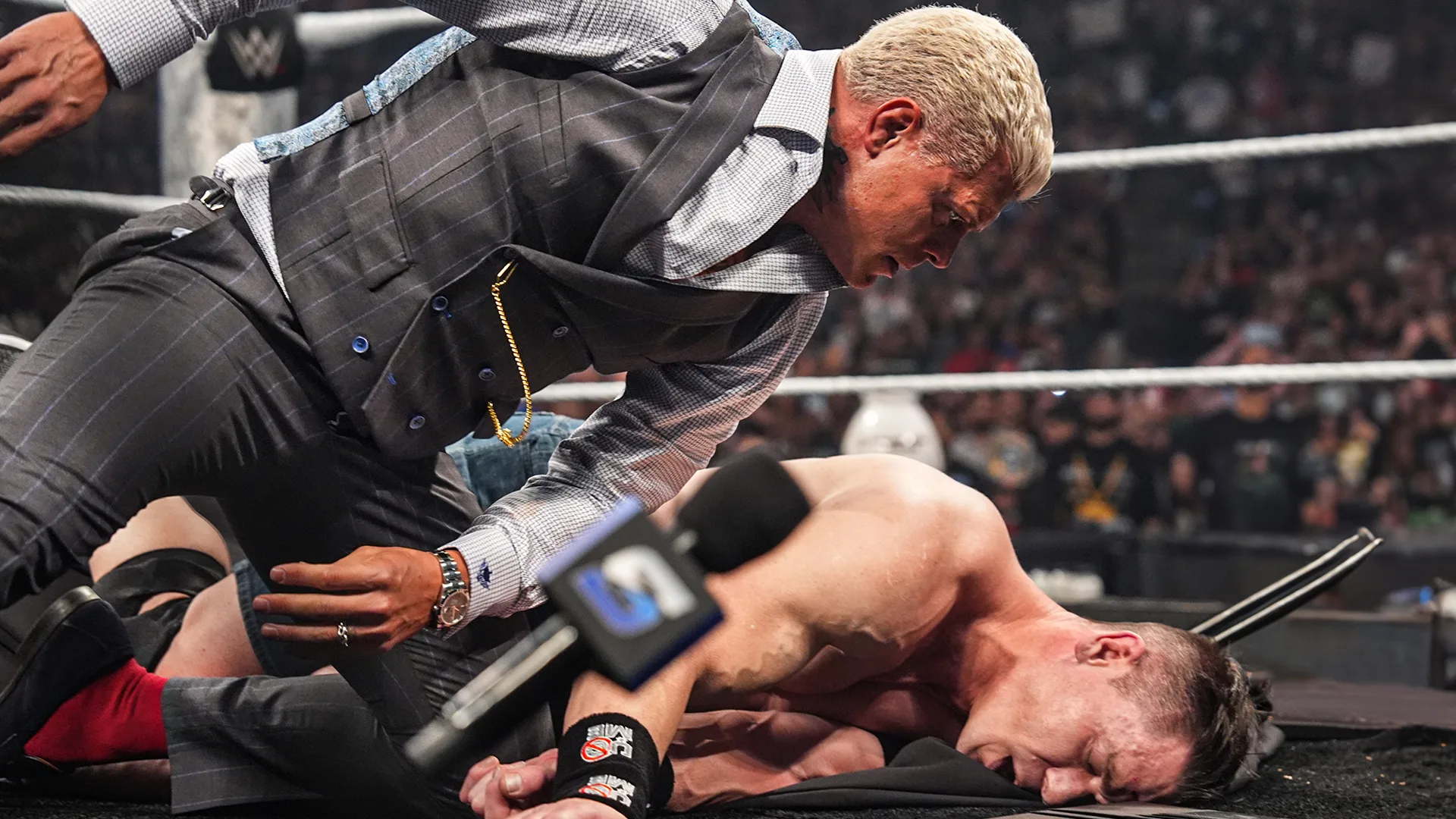 Cody Rhodes comete botch em segmento com John Cena no SmackDown