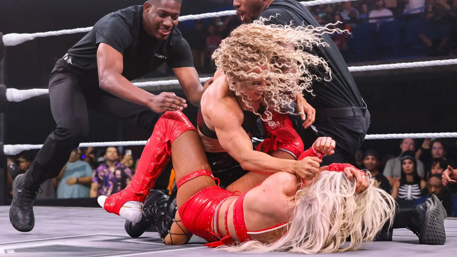Jordynne Grace ignora punição e ataca Blake Monroe no NXT