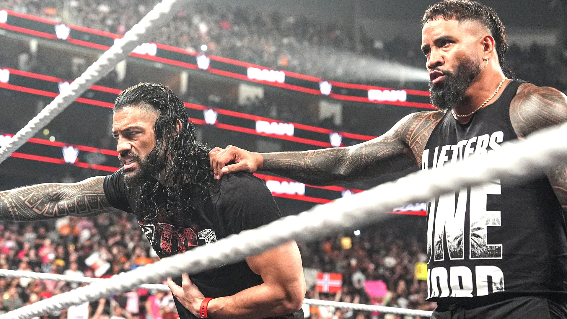 Jey Uso aceita convite de Roman Reigns para o SummerSlam