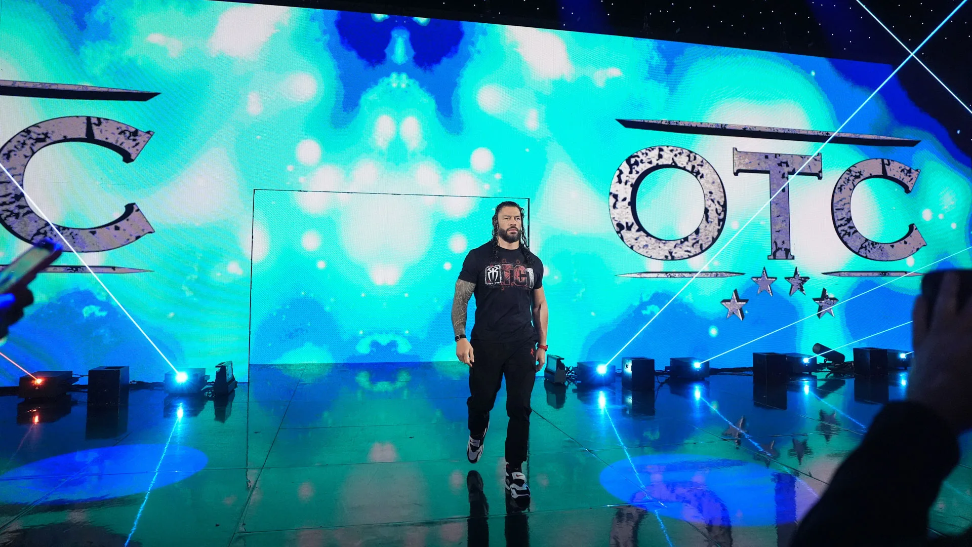 Atualização sobre planos para Roman Reigns após retorno no WWE Raw