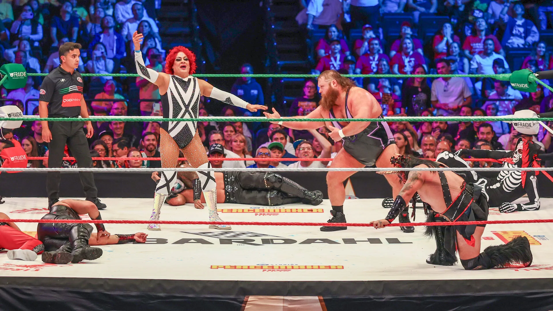 Konnan esclarece reação viral de Triple H na TripleMania