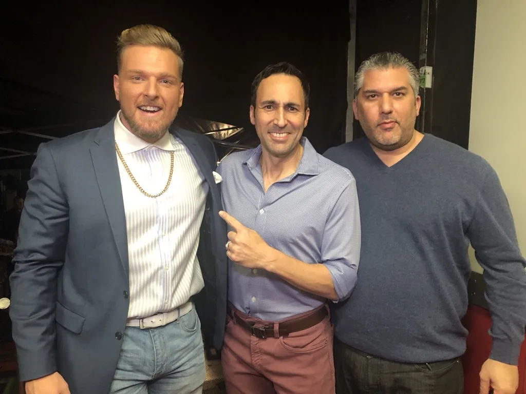 Nick Khan quer Pat McAfee de volta à WWE em breve